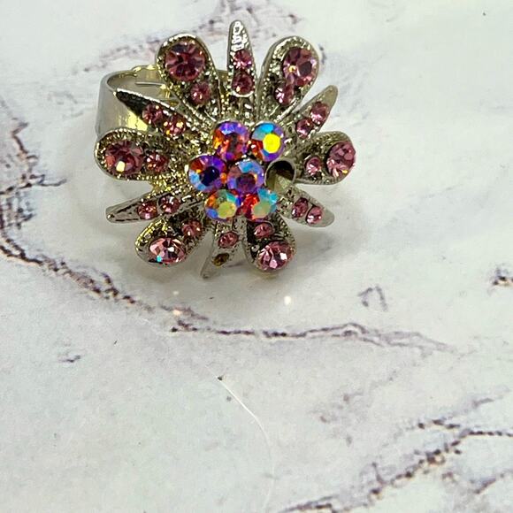 Set of 8 silver tone and pink rhinestone rings - Picture 14 of 15